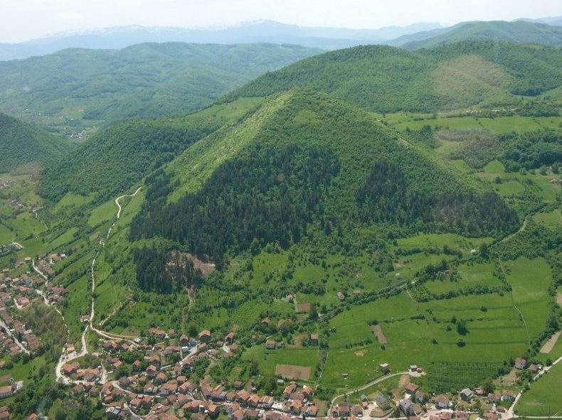 sóng siêu âm, liên lạc với người ngoài hành tinh, kim tự tháp Bosnia, 